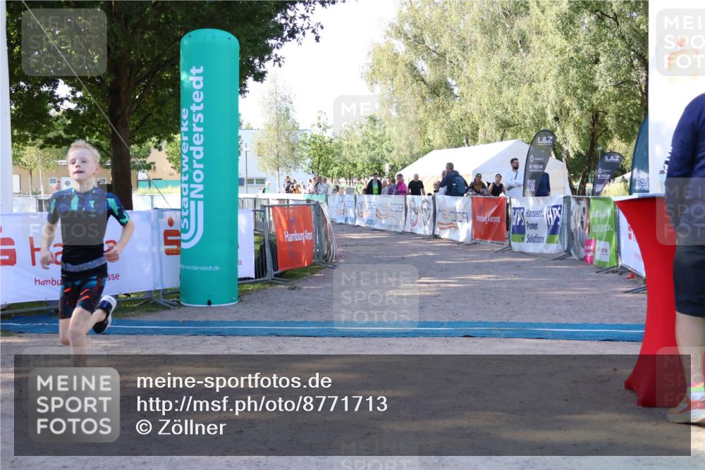 07.09.2025 - 19. Norderstedt Triathlon Zöllner http://msf.ph/oto/8771713 07.09.2025 09:53:47 Ziel 589, 610 meine-sportfotos.de
