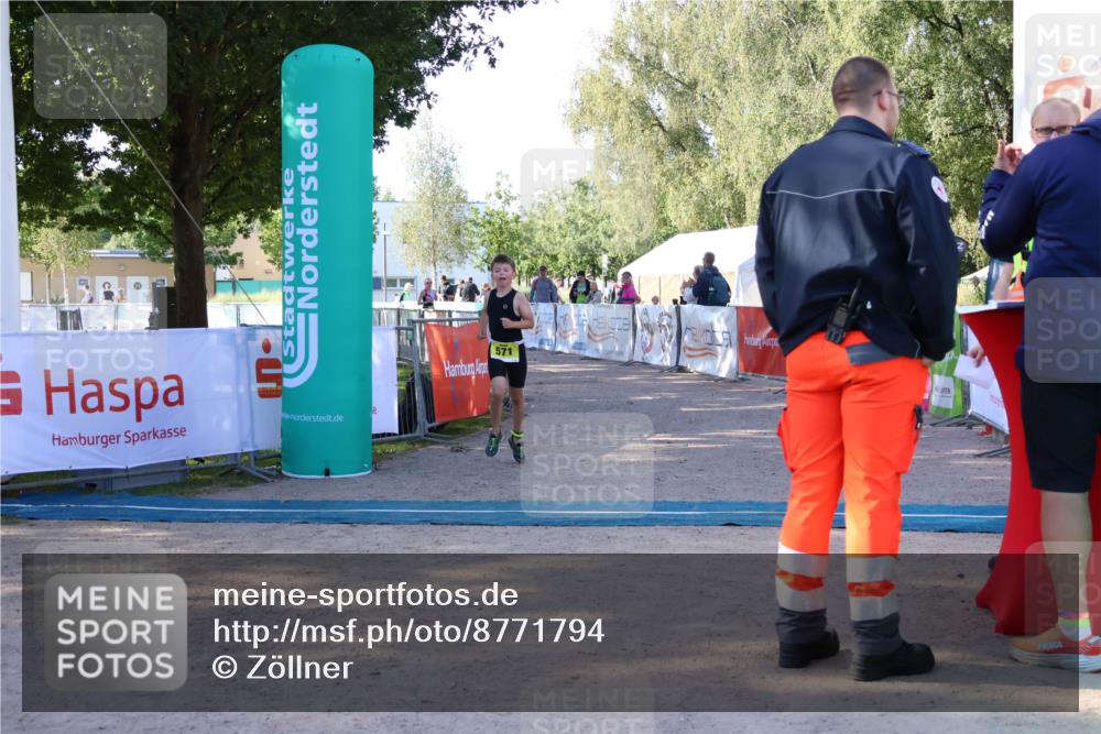 07.09.2025 - 19. Norderstedt Triathlon Zöllner http://msf.ph/oto/8771794 07.09.2025 09:54:58 Ziel 571 meine-sportfotos.de