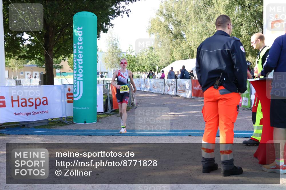 07.09.2025 - 19. Norderstedt Triathlon Zöllner http://msf.ph/oto/8771828 07.09.2025 09:55:06 Ziel 628 meine-sportfotos.de