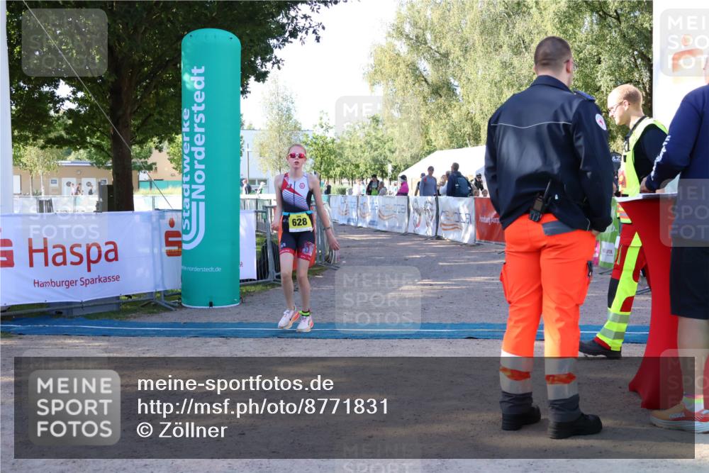 07.09.2025 - 19. Norderstedt Triathlon Zöllner http://msf.ph/oto/8771831 07.09.2025 09:55:06 Ziel 628 meine-sportfotos.de