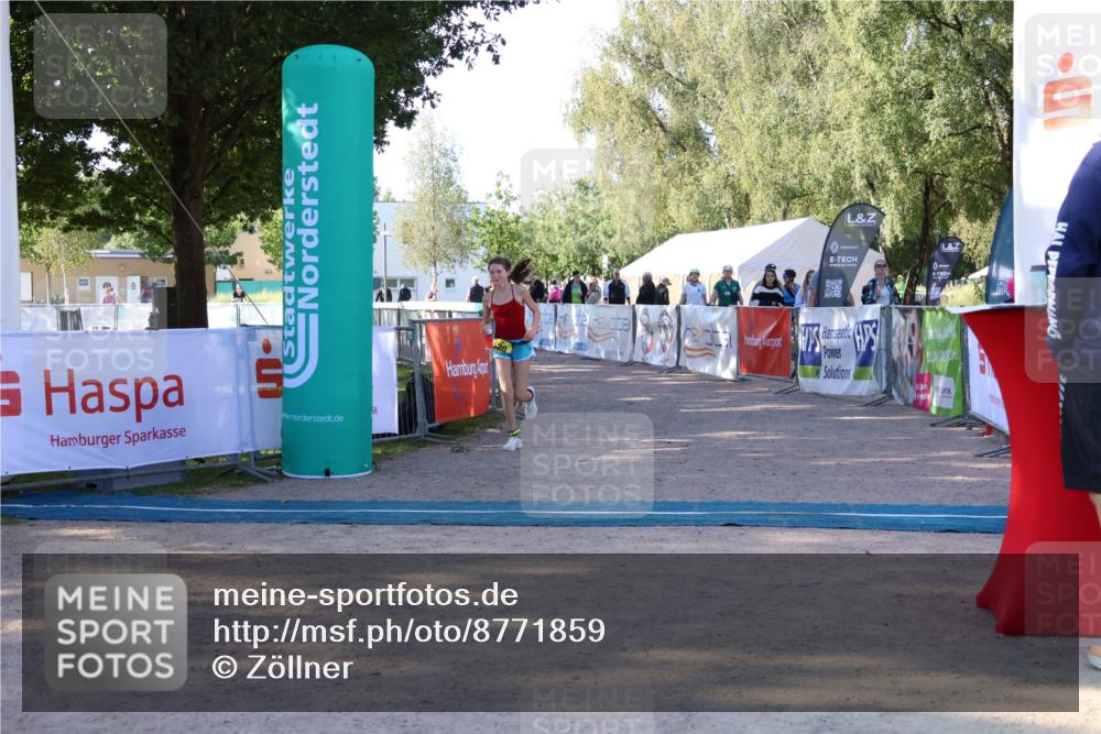 07.09.2025 - 19. Norderstedt Triathlon Zöllner http://msf.ph/oto/8771859 07.09.2025 09:57:09 Ziel 620 meine-sportfotos.de