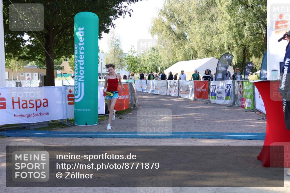 07.09.2025 - 19. Norderstedt Triathlon Zöllner http://msf.ph/oto/8771879 07.09.2025 09:57:10 Ziel 620 meine-sportfotos.de