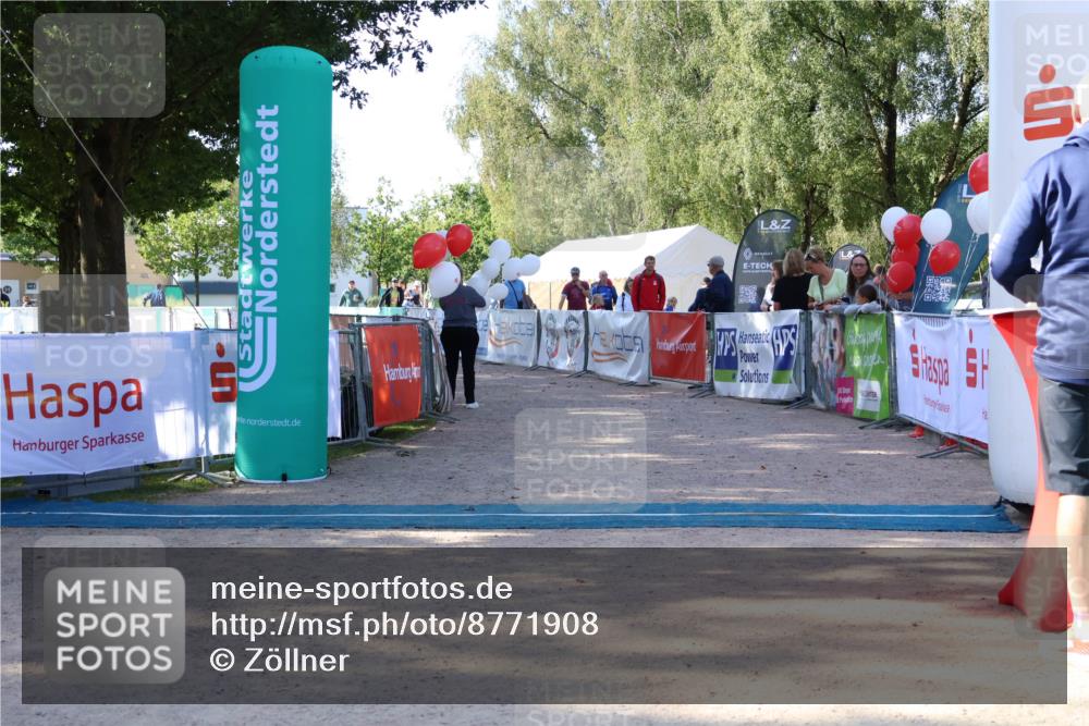 07.09.2025 - 19. Norderstedt Triathlon Zöllner http://msf.ph/oto/8771908 07.09.2025 10:34:23 Ziel  meine-sportfotos.de
