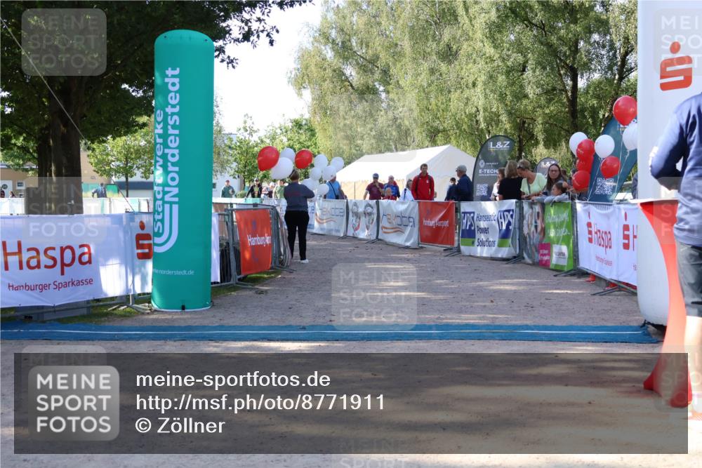 07.09.2025 - 19. Norderstedt Triathlon Zöllner http://msf.ph/oto/8771911 07.09.2025 10:34:23 Ziel  meine-sportfotos.de