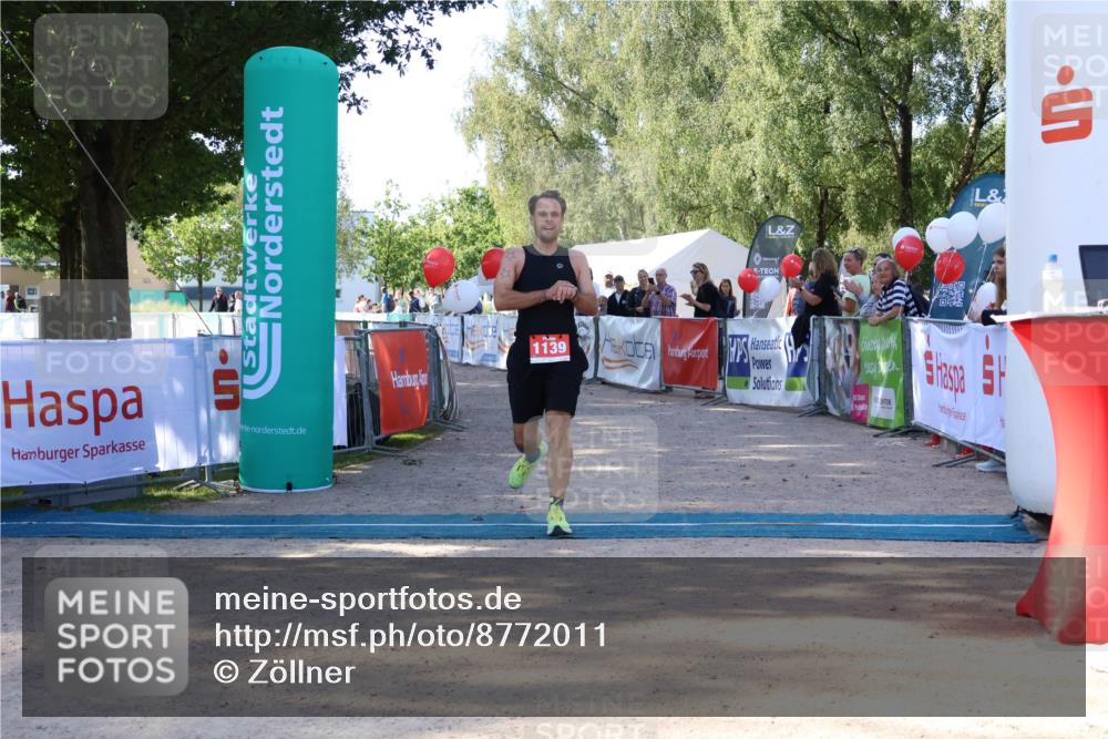 07.09.2025 - 19. Norderstedt Triathlon Zöllner http://msf.ph/oto/8772011 07.09.2025 10:39:17 Ziel 1139 meine-sportfotos.de