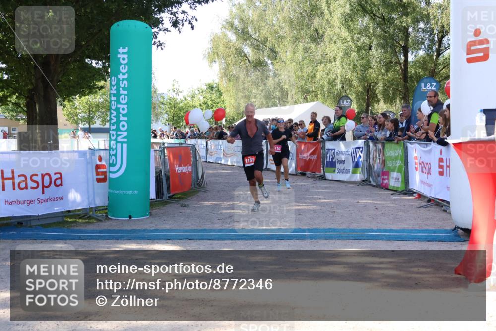 07.09.2025 - 19. Norderstedt Triathlon Zöllner http://msf.ph/oto/8772346 07.09.2025 10:48:22 Ziel 1110, 1151 meine-sportfotos.de