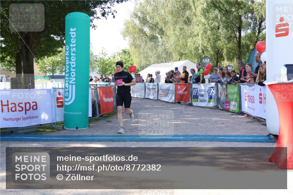 07.09.2025 - 19. Norderstedt Triathlon Zöllner http://msf.ph/oto/8772382 07.09.2025 10:48:36 Ziel 1115 meine-sportfotos.de