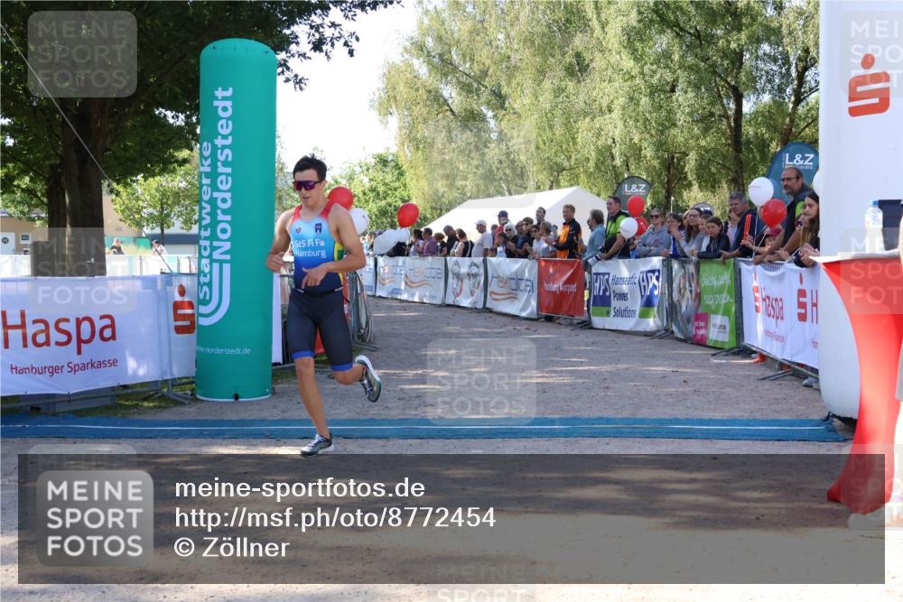 07.09.2025 - 19. Norderstedt Triathlon Zöllner http://msf.ph/oto/8772454 07.09.2025 10:49:05 Ziel 654, 1117 meine-sportfotos.de