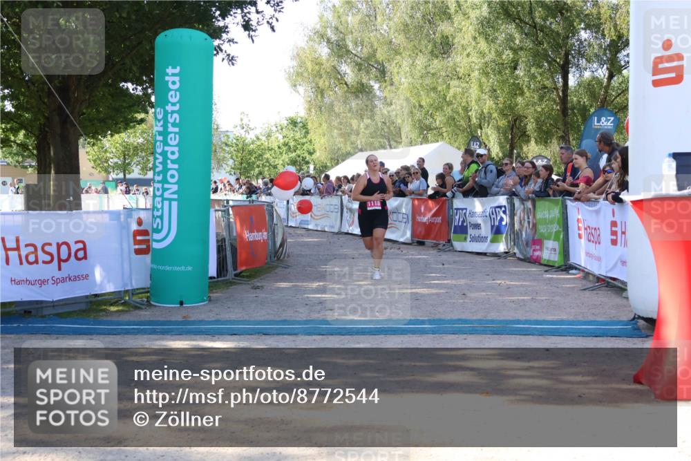 07.09.2025 - 19. Norderstedt Triathlon Zöllner http://msf.ph/oto/8772544 07.09.2025 10:50:29 Ziel 1118 meine-sportfotos.de