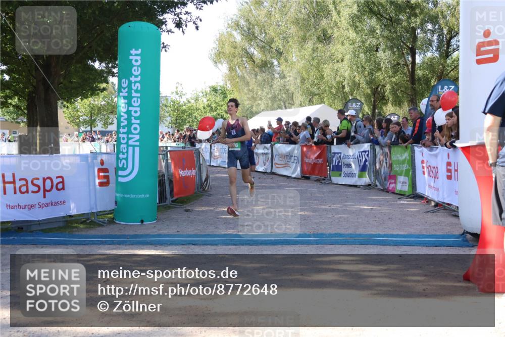 07.09.2025 - 19. Norderstedt Triathlon Zöllner http://msf.ph/oto/8772648 07.09.2025 10:51:54 Ziel 648, 673, 686 meine-sportfotos.de