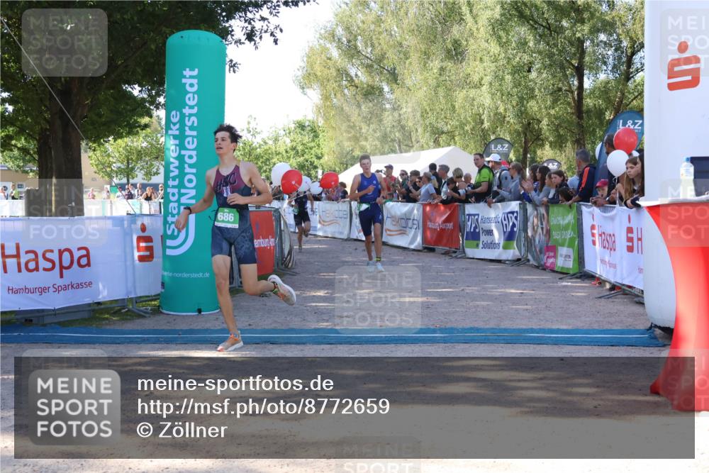 07.09.2025 - 19. Norderstedt Triathlon Zöllner http://msf.ph/oto/8772659 07.09.2025 10:51:55 Ziel 648, 673, 686 meine-sportfotos.de