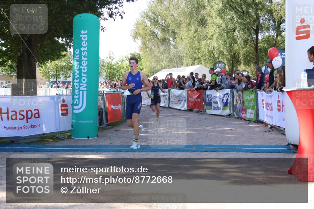 07.09.2025 - 19. Norderstedt Triathlon Zöllner http://msf.ph/oto/8772668 07.09.2025 10:51:56 Ziel 648, 673, 686 meine-sportfotos.de