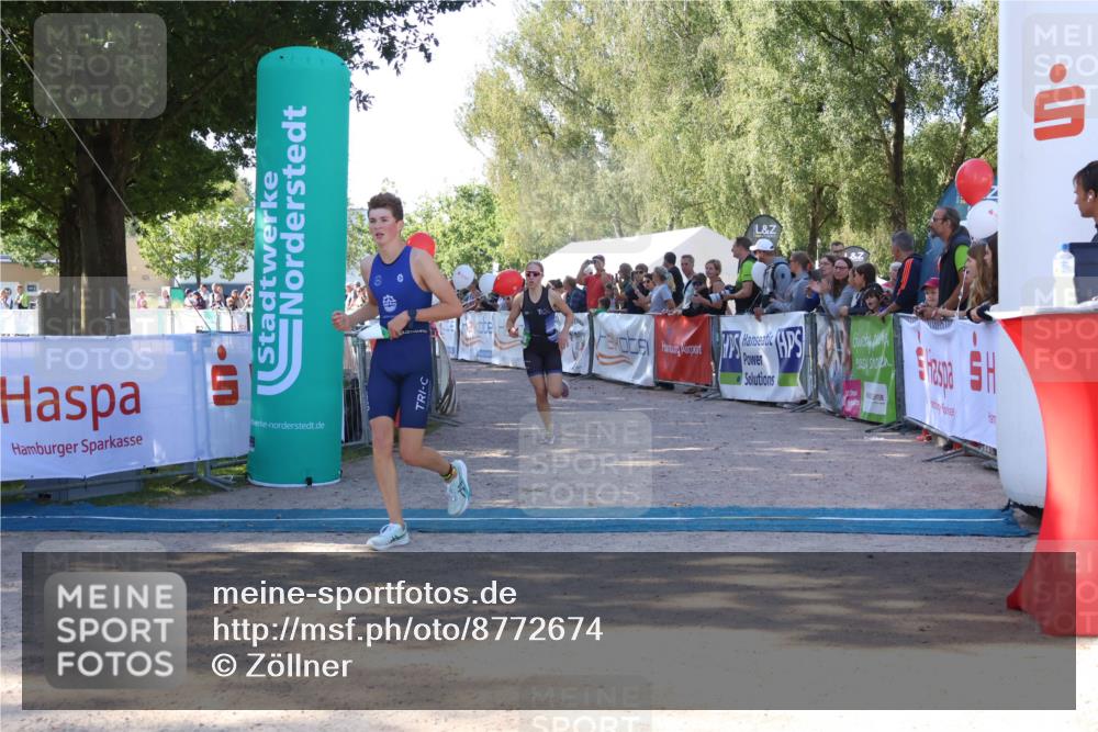 07.09.2025 - 19. Norderstedt Triathlon Zöllner http://msf.ph/oto/8772674 07.09.2025 10:51:57 Ziel 648, 673, 686 meine-sportfotos.de