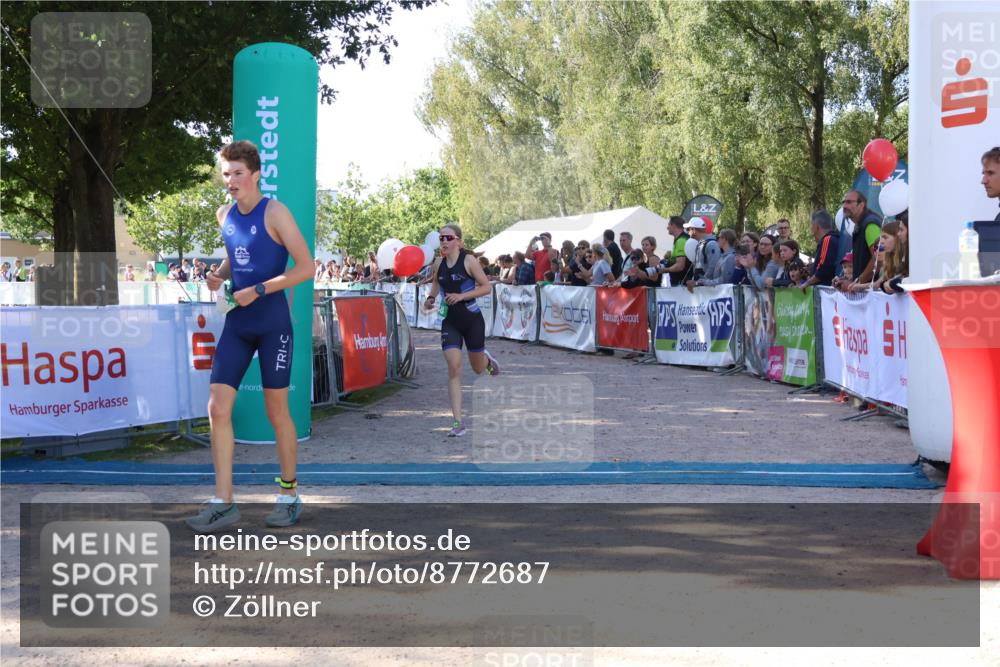 07.09.2025 - 19. Norderstedt Triathlon Zöllner http://msf.ph/oto/8772687 07.09.2025 10:51:57 Ziel 648, 673, 686 meine-sportfotos.de