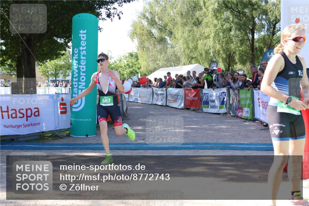 07.09.2025 - 19. Norderstedt Triathlon Zöllner http://msf.ph/oto/8772743 07.09.2025 10:52:15 Ziel 667, 1114, 1141, 1146 meine-sportfotos.de