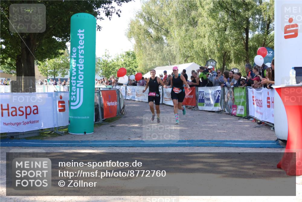 07.09.2025 - 19. Norderstedt Triathlon Zöllner http://msf.ph/oto/8772760 07.09.2025 10:52:19 Ziel 667, 1114, 1141 meine-sportfotos.de