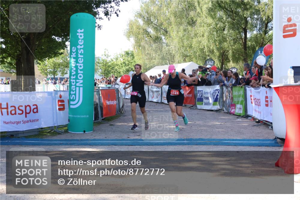 07.09.2025 - 19. Norderstedt Triathlon Zöllner http://msf.ph/oto/8772772 07.09.2025 10:52:19 Ziel 667, 1114, 1141 meine-sportfotos.de