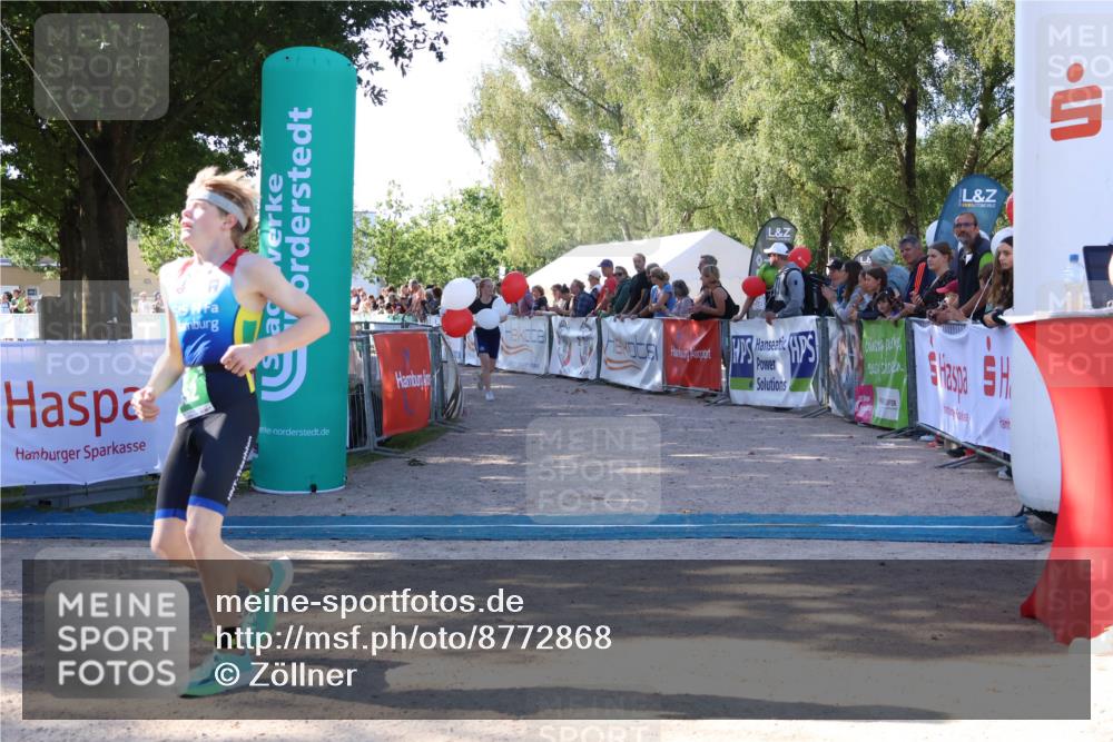 07.09.2025 - 19. Norderstedt Triathlon Zöllner http://msf.ph/oto/8772868 07.09.2025 10:52:52 Ziel 84, 652, 1130 meine-sportfotos.de