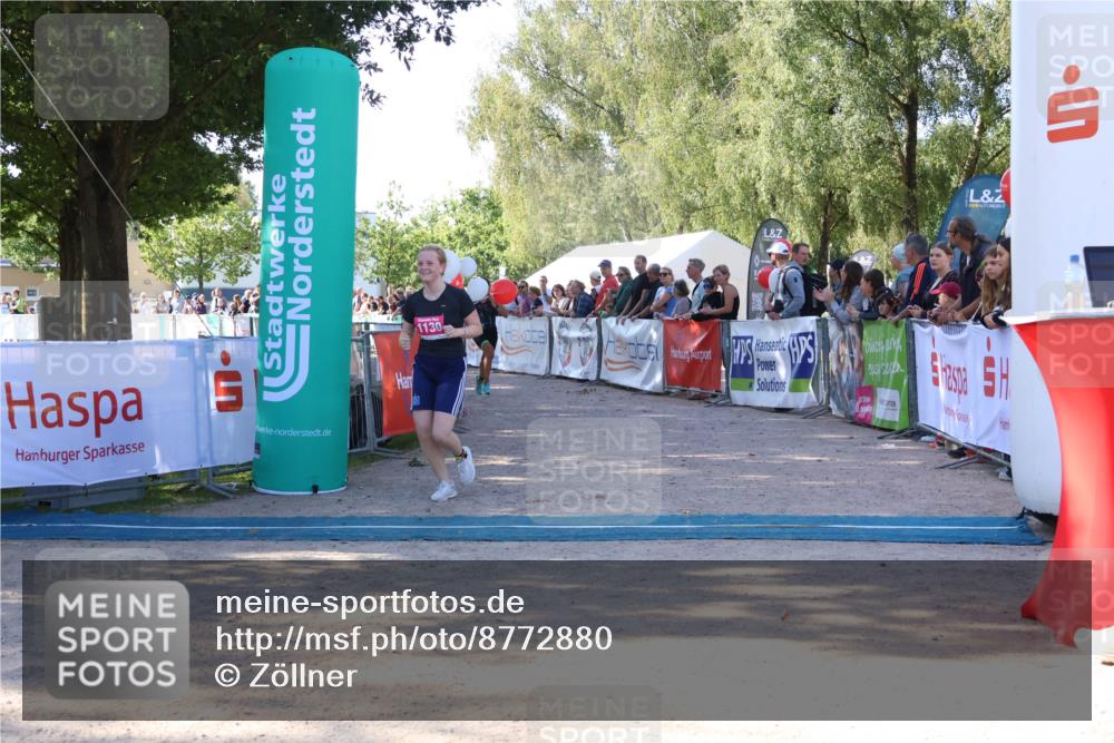 07.09.2025 - 19. Norderstedt Triathlon Zöllner http://msf.ph/oto/8772880 07.09.2025 10:52:57 Ziel 652, 690, 1130 meine-sportfotos.de