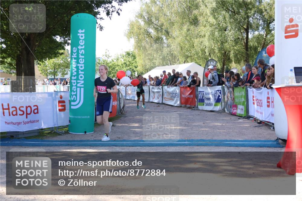 07.09.2025 - 19. Norderstedt Triathlon Zöllner http://msf.ph/oto/8772884 07.09.2025 10:52:57 Ziel 652, 690, 1130 meine-sportfotos.de