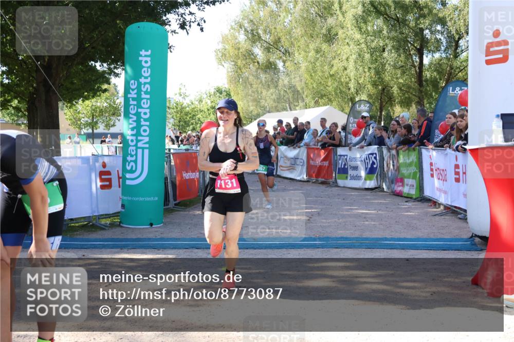 07.09.2025 - 19. Norderstedt Triathlon Zöllner http://msf.ph/oto/8773087 07.09.2025 10:54:44 Ziel 657, 1131 meine-sportfotos.de