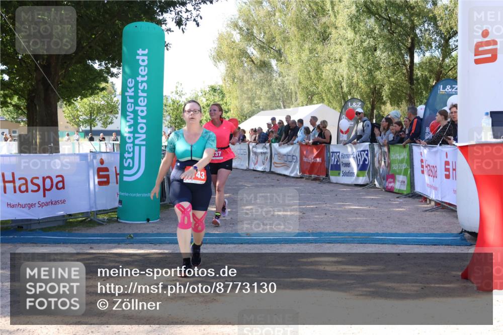 07.09.2025 - 19. Norderstedt Triathlon Zöllner http://msf.ph/oto/8773130 07.09.2025 10:55:11 Ziel 678, 1137, 1143 meine-sportfotos.de