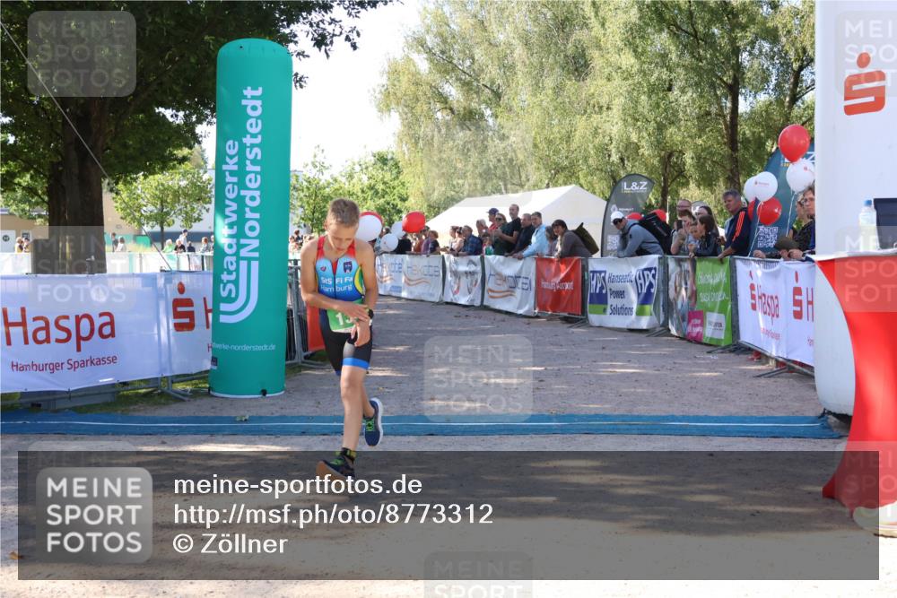 07.09.2025 - 19. Norderstedt Triathlon Zöllner http://msf.ph/oto/8773312 07.09.2025 10:56:02 Ziel 134, 637, 680 meine-sportfotos.de