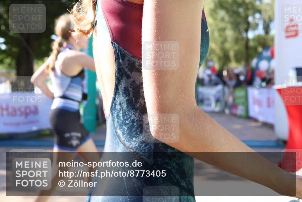07.09.2025 - 19. Norderstedt Triathlon Zöllner http://msf.ph/oto/8773405 07.09.2025 10:56:27 Ziel 109, 114, 668, 1150 meine-sportfotos.de