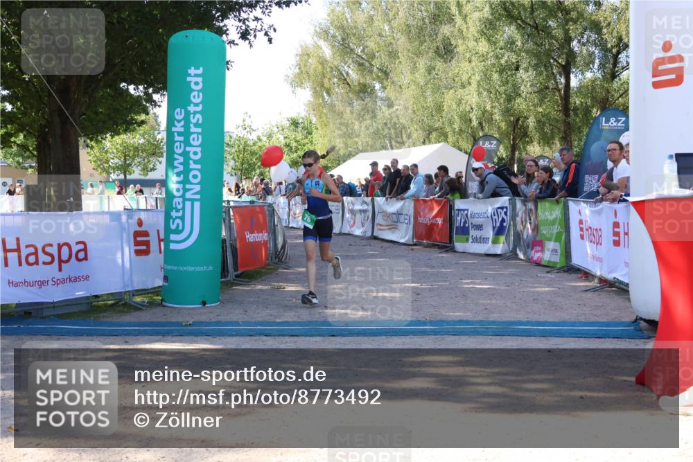 07.09.2025 - 19. Norderstedt Triathlon Zöllner http://msf.ph/oto/8773492 07.09.2025 10:56:43 Ziel 70, 76, 102 meine-sportfotos.de