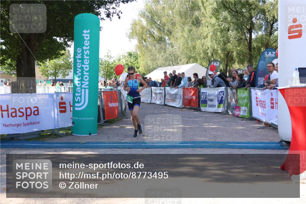 07.09.2025 - 19. Norderstedt Triathlon Zöllner http://msf.ph/oto/8773495 07.09.2025 10:56:44 Ziel 70, 76, 102 meine-sportfotos.de