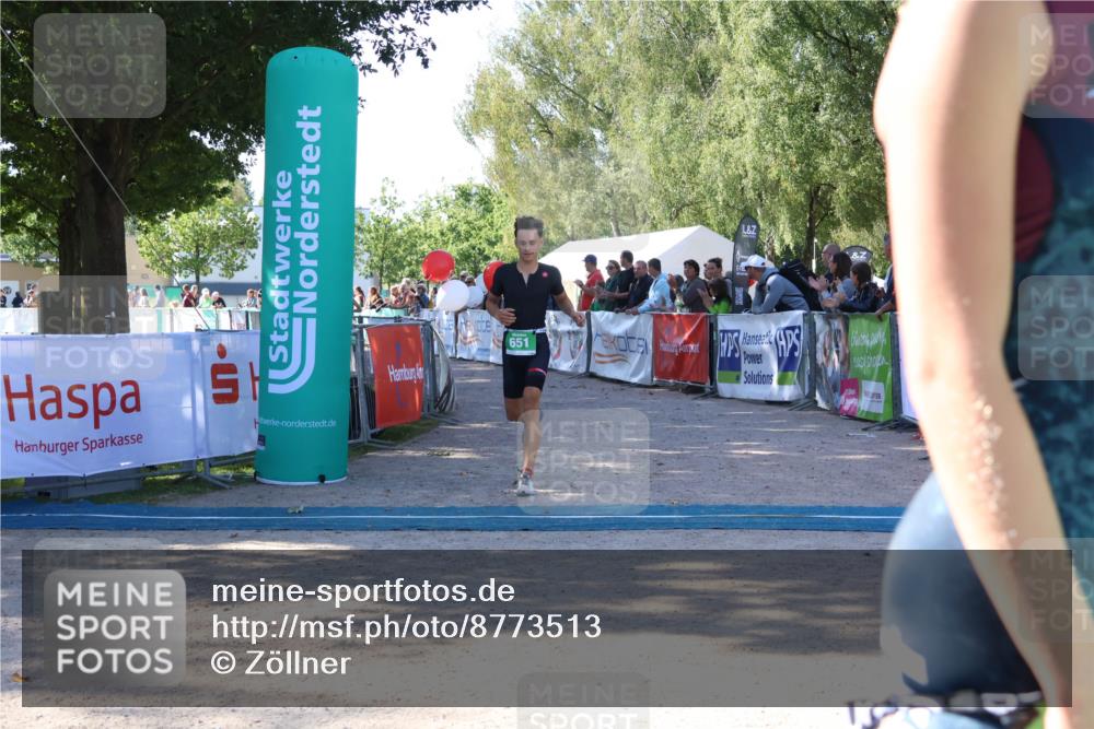 07.09.2025 - 19. Norderstedt Triathlon Zöllner http://msf.ph/oto/8773513 07.09.2025 10:56:55 Ziel 651 meine-sportfotos.de