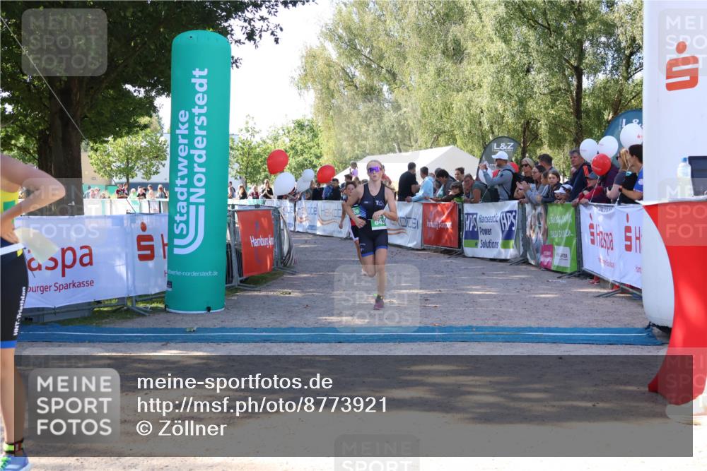 07.09.2025 - 19. Norderstedt Triathlon Zöllner http://msf.ph/oto/8773921 07.09.2025 10:58:40 Ziel 57, 129, 643 meine-sportfotos.de