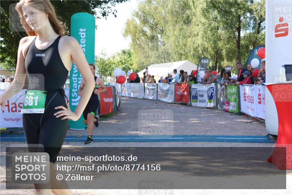07.09.2025 - 19. Norderstedt Triathlon Zöllner http://msf.ph/oto/8774156 07.09.2025 11:00:23 Ziel 681, 683, 691 meine-sportfotos.de