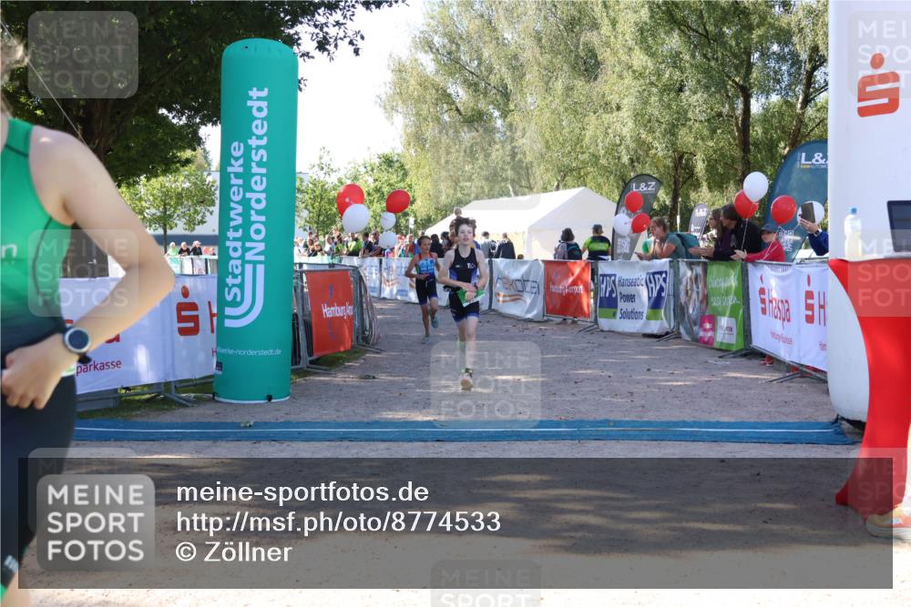 07.09.2025 - 19. Norderstedt Triathlon Zöllner http://msf.ph/oto/8774533 07.09.2025 11:03:06 Ziel 56, 66, 124 meine-sportfotos.de