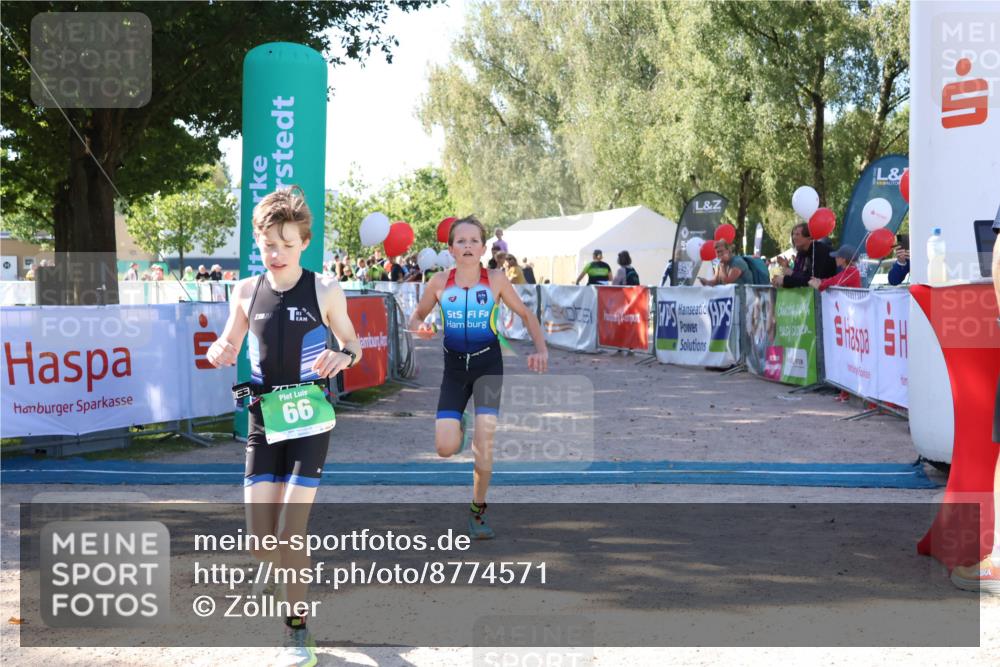 07.09.2025 - 19. Norderstedt Triathlon Zöllner http://msf.ph/oto/8774571 07.09.2025 11:03:08 Ziel 56, 66, 124 meine-sportfotos.de