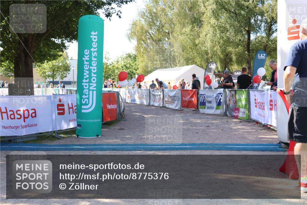 07.09.2025 - 19. Norderstedt Triathlon Zöllner http://msf.ph/oto/8775376 07.09.2025 11:44:47 Ziel  meine-sportfotos.de