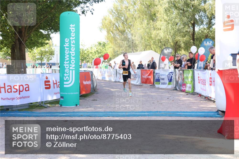 07.09.2025 - 19. Norderstedt Triathlon Zöllner http://msf.ph/oto/8775403 07.09.2025 11:45:46 Ziel 1166 meine-sportfotos.de