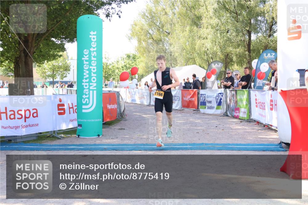 07.09.2025 - 19. Norderstedt Triathlon Zöllner http://msf.ph/oto/8775419 07.09.2025 11:45:47 Ziel 1166 meine-sportfotos.de