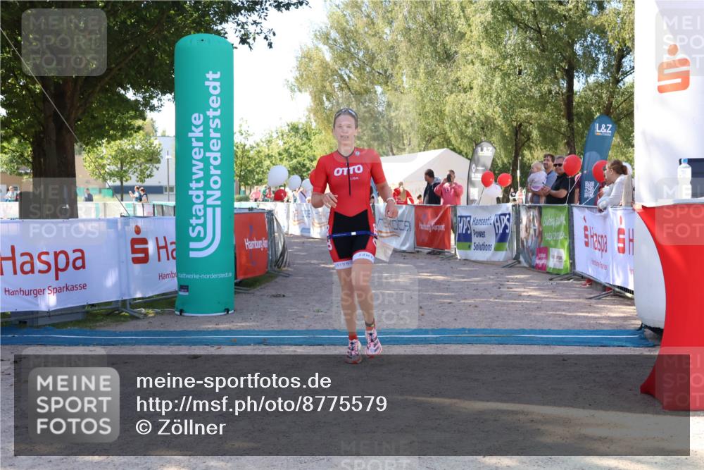 07.09.2025 - 19. Norderstedt Triathlon Zöllner http://msf.ph/oto/8775579 07.09.2025 11:49:07 Ziel 231 meine-sportfotos.de