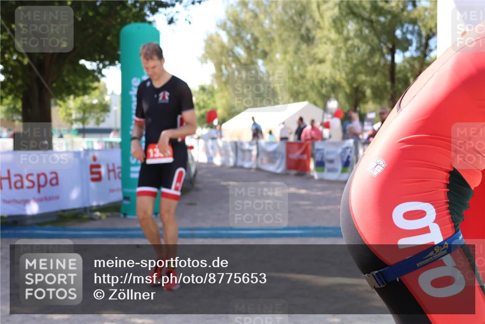07.09.2025 - 19. Norderstedt Triathlon Zöllner http://msf.ph/oto/8775653 07.09.2025 11:49:31 Ziel 196, 1355 meine-sportfotos.de