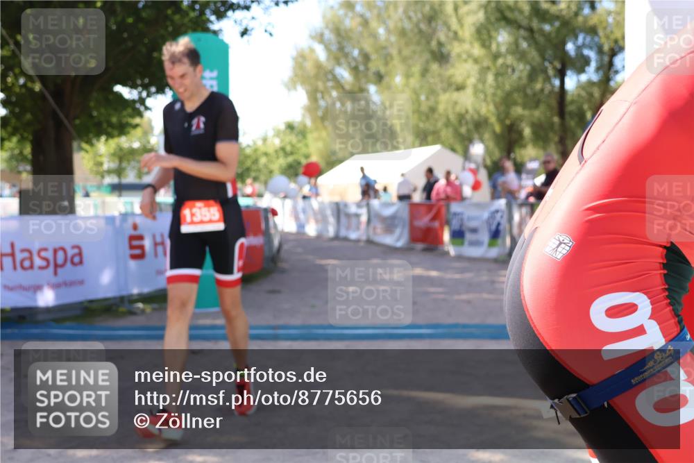 07.09.2025 - 19. Norderstedt Triathlon Zöllner http://msf.ph/oto/8775656 07.09.2025 11:49:31 Ziel 196, 1355 meine-sportfotos.de