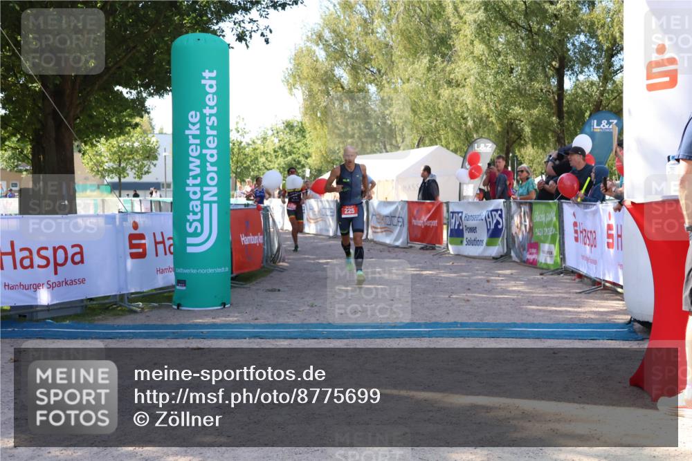 07.09.2025 - 19. Norderstedt Triathlon Zöllner http://msf.ph/oto/8775699 07.09.2025 11:51:02 Ziel 225, 1185, 1335 meine-sportfotos.de