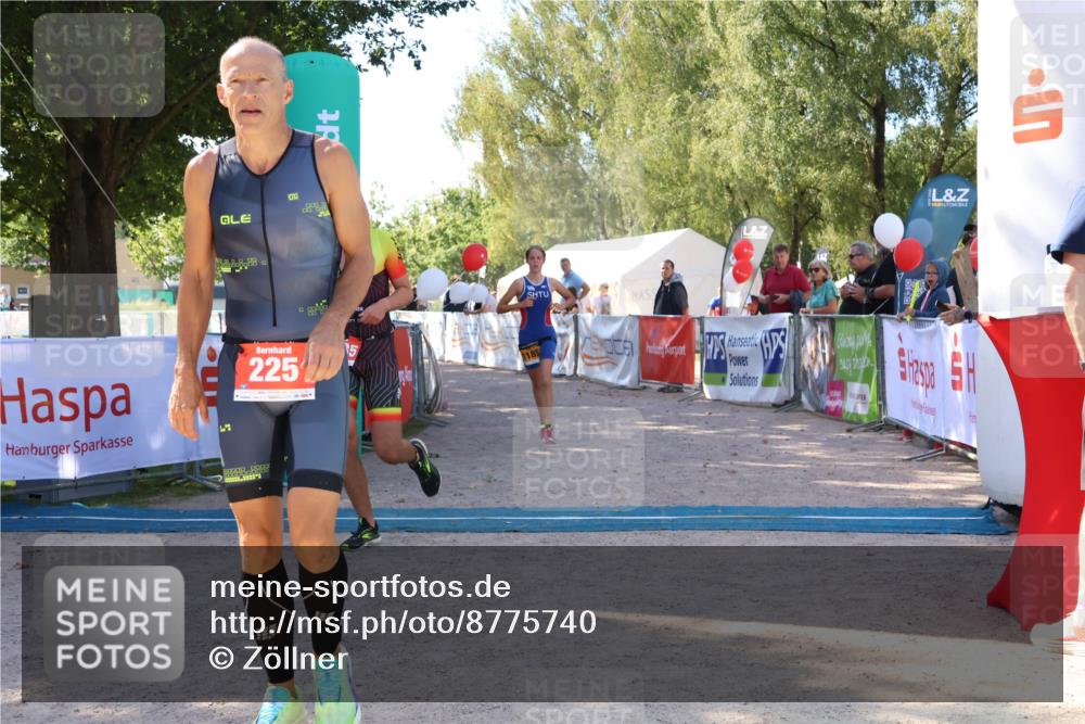 07.09.2025 - 19. Norderstedt Triathlon Zöllner http://msf.ph/oto/8775740 07.09.2025 11:51:05 Ziel 225, 1185, 1335 meine-sportfotos.de