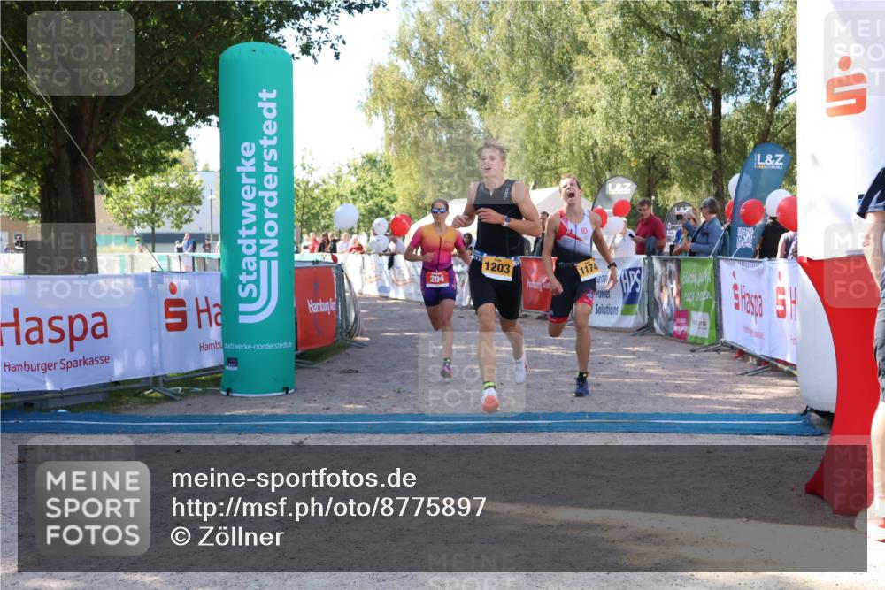 07.09.2025 - 19. Norderstedt Triathlon Zöllner http://msf.ph/oto/8775897 07.09.2025 11:53:34 Ziel 204, 1174, 1203 meine-sportfotos.de