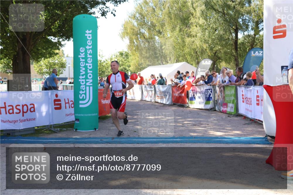 07.09.2025 - 19. Norderstedt Triathlon Zöllner http://msf.ph/oto/8777099 07.09.2025 12:08:46 Ziel 1210, 1236 meine-sportfotos.de