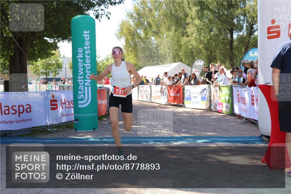 07.09.2025 - 19. Norderstedt Triathlon Zöllner http://msf.ph/oto/8778893 07.09.2025 12:34:00 Ziel 714, 731 meine-sportfotos.de
