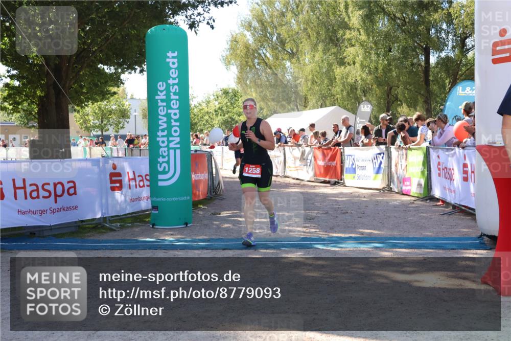 07.09.2025 - 19. Norderstedt Triathlon Zöllner http://msf.ph/oto/8779093 07.09.2025 12:36:37 Ziel 1258, 1319 meine-sportfotos.de
