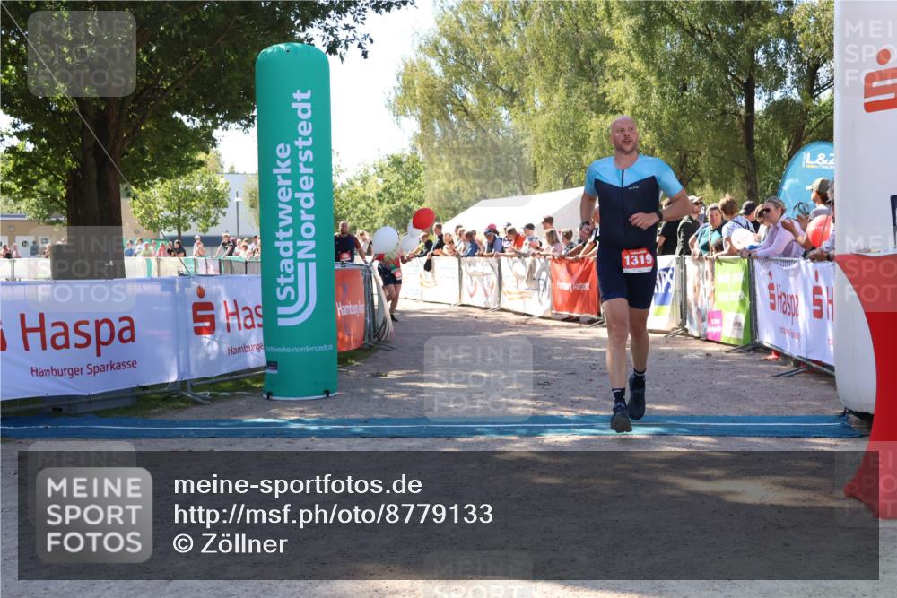 07.09.2025 - 19. Norderstedt Triathlon Zöllner http://msf.ph/oto/8779133 07.09.2025 12:36:42 Ziel 860, 1258, 1267, 1319 meine-sportfotos.de