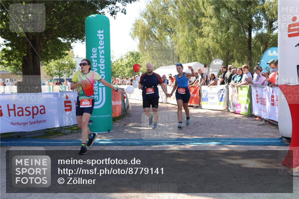 07.09.2025 - 19. Norderstedt Triathlon Zöllner http://msf.ph/oto/8779141 07.09.2025 12:36:47 Ziel 190, 860, 1267, 1319 meine-sportfotos.de