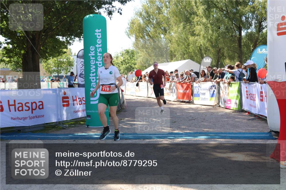 07.09.2025 - 19. Norderstedt Triathlon Zöllner http://msf.ph/oto/8779295 07.09.2025 12:37:40 Ziel 253, 280, 719, 861, 1244 meine-sportfotos.de